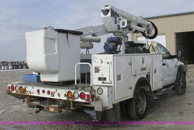 image for item L7119 2009 Dodge Ram 5500 bucket truck