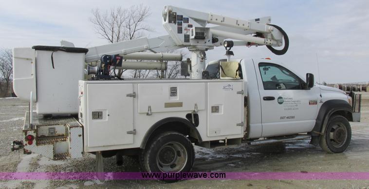 image for item L7119 2009 Dodge Ram 5500 bucket truck