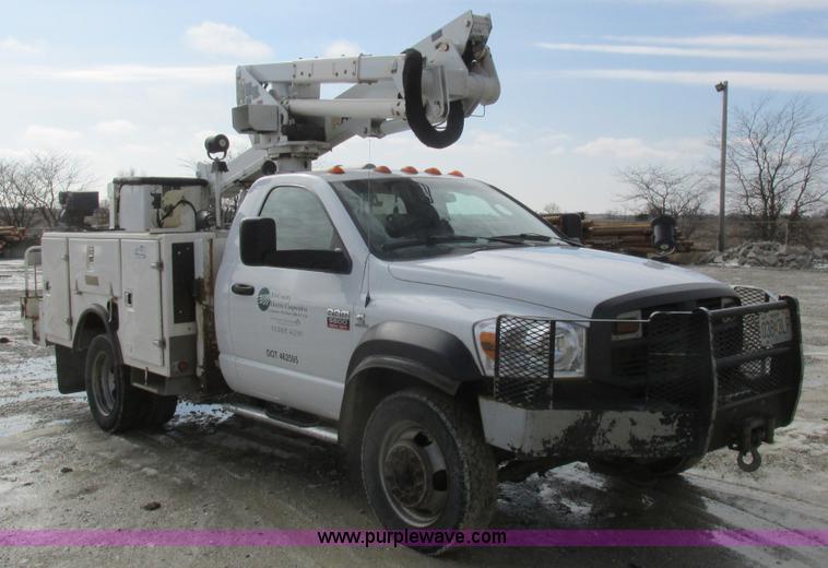 image for item L7119 2009 Dodge Ram 5500 bucket truck