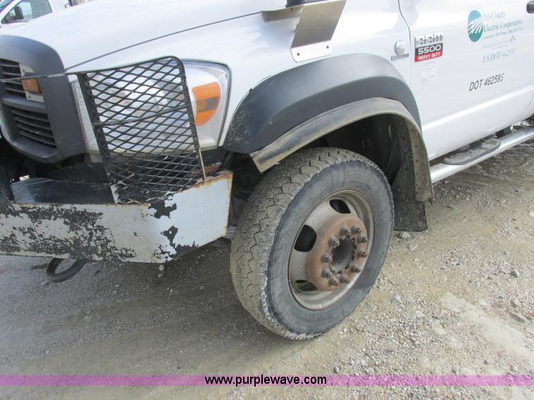 image for item L7119 2009 Dodge Ram 5500 bucket truck