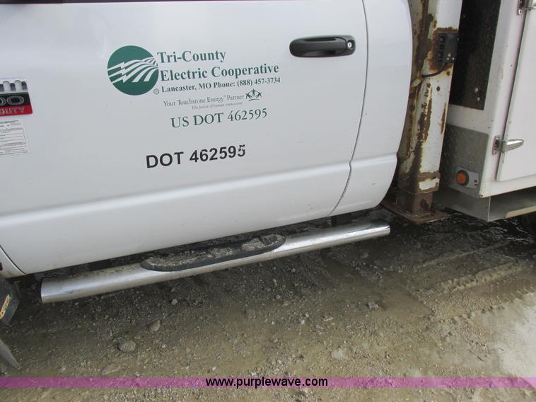 image for item L7119 2009 Dodge Ram 5500 bucket truck