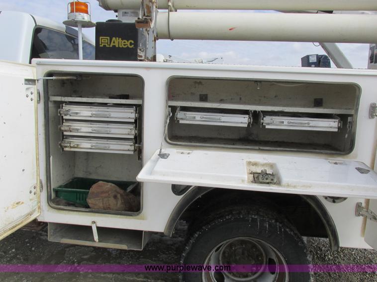 image for item L7119 2009 Dodge Ram 5500 bucket truck