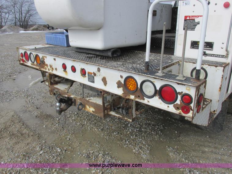 image for item L7119 2009 Dodge Ram 5500 bucket truck