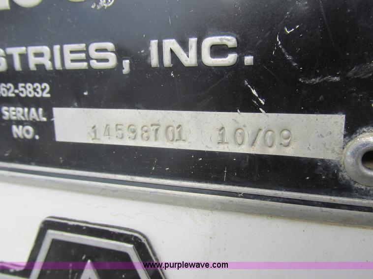 image for item L7119 2009 Dodge Ram 5500 bucket truck