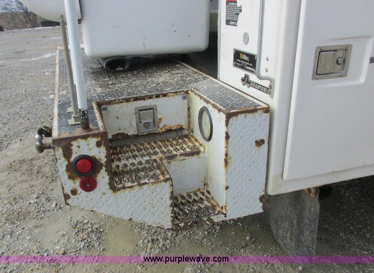 image for item L7119 2009 Dodge Ram 5500 bucket truck