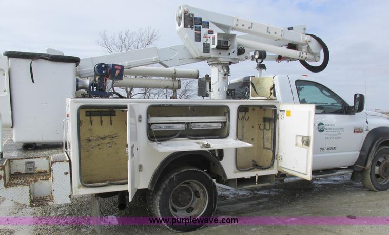 image for item L7119 2009 Dodge Ram 5500 bucket truck