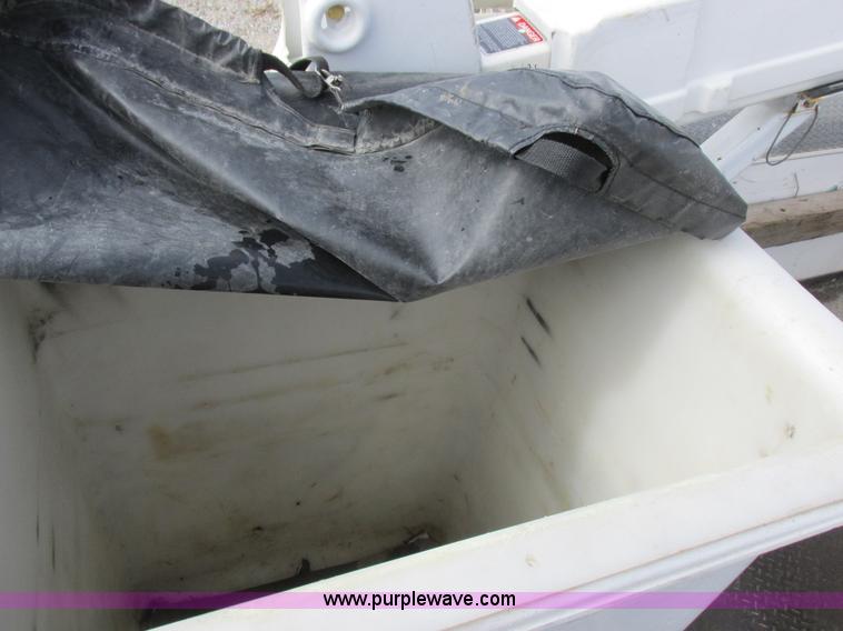 image for item L7119 2009 Dodge Ram 5500 bucket truck