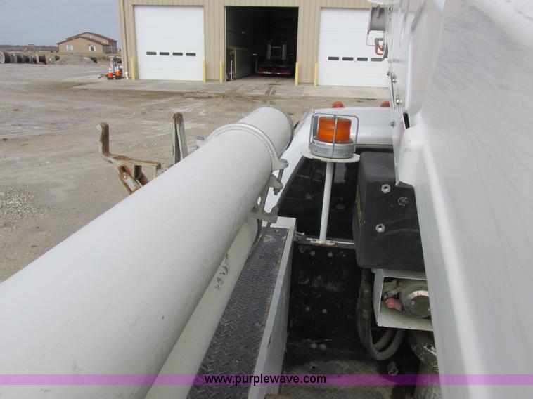 image for item L7119 2009 Dodge Ram 5500 bucket truck