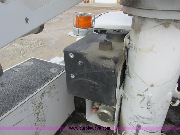 image for item L7119 2009 Dodge Ram 5500 bucket truck