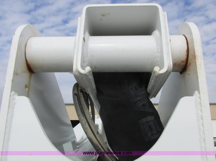 image for item L7119 2009 Dodge Ram 5500 bucket truck