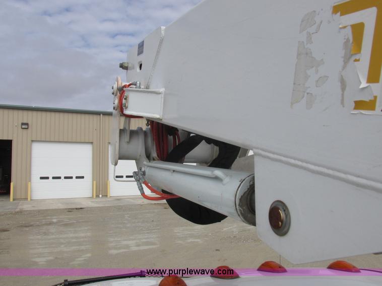 image for item L7119 2009 Dodge Ram 5500 bucket truck