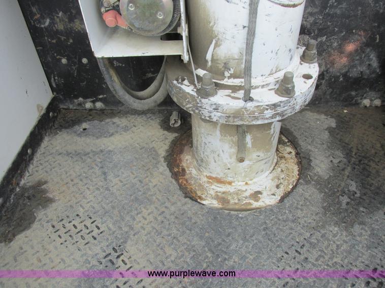 image for item L7119 2009 Dodge Ram 5500 bucket truck