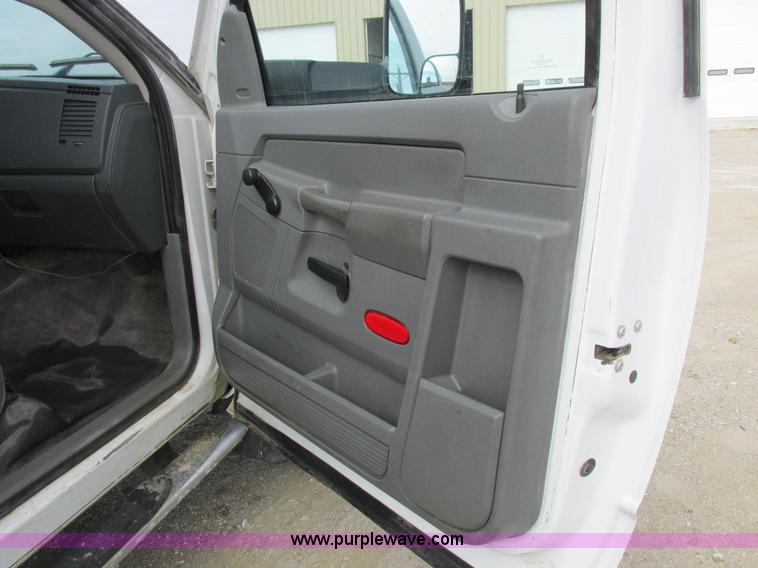 image for item L7119 2009 Dodge Ram 5500 bucket truck