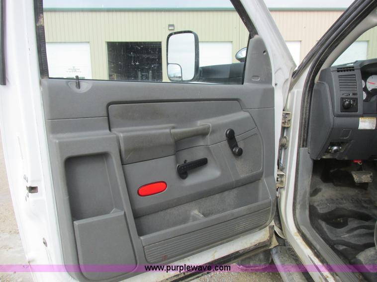 image for item L7119 2009 Dodge Ram 5500 bucket truck