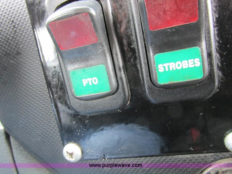 image for item L7119 2009 Dodge Ram 5500 bucket truck