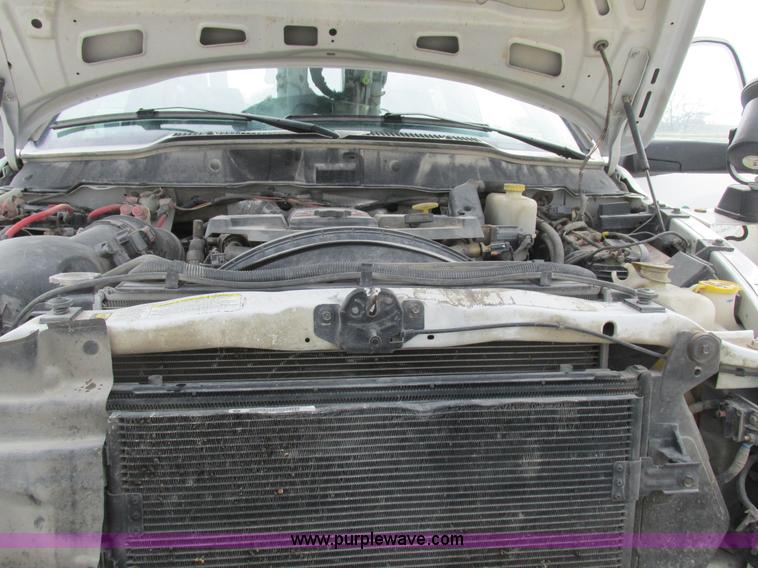 image for item L7119 2009 Dodge Ram 5500 bucket truck