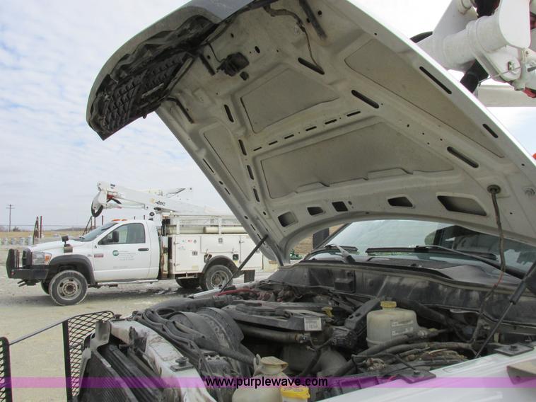 image for item L7119 2009 Dodge Ram 5500 bucket truck