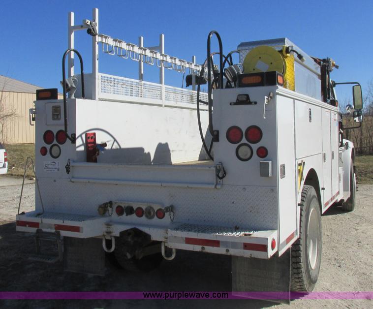 image for item L7126 2007 Freightliner Business Class M2 service truck