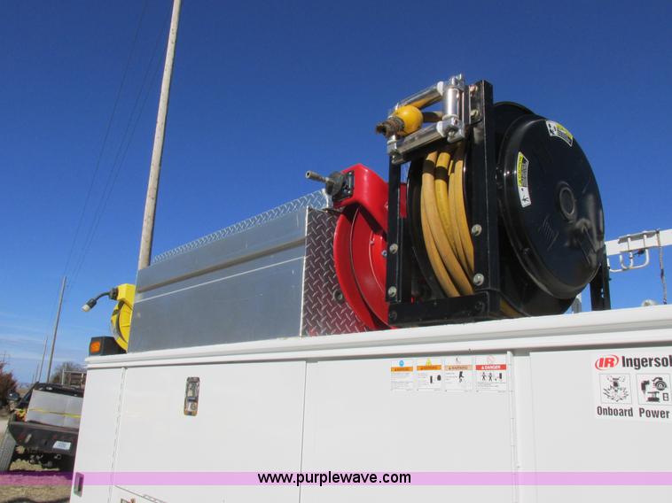 image for item L7126 2007 Freightliner Business Class M2 service truck