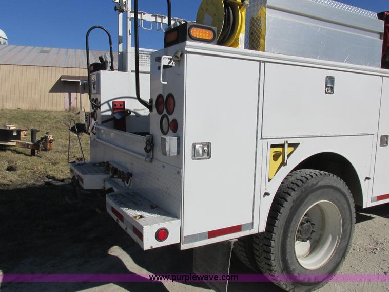 image for item L7126 2007 Freightliner Business Class M2 service truck