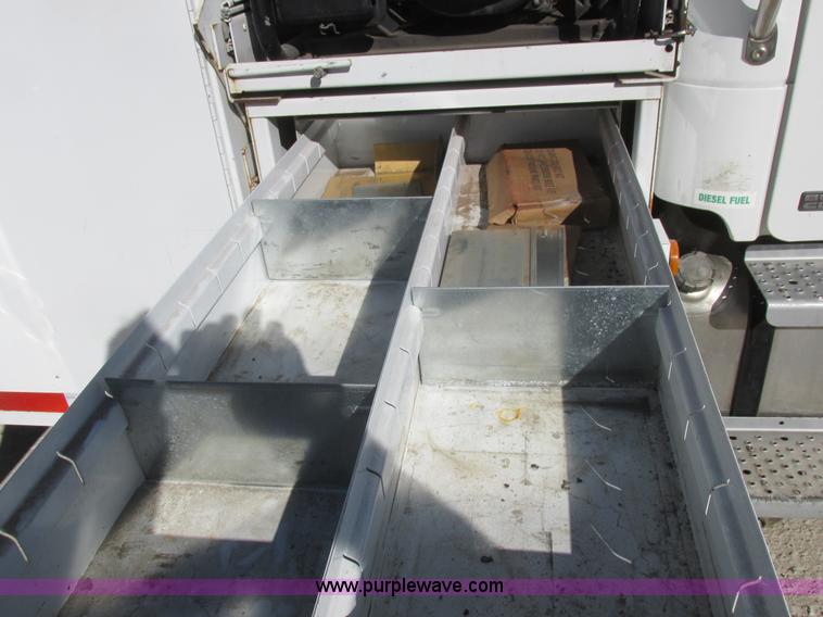 image for item L7126 2007 Freightliner Business Class M2 service truck