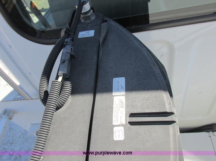 image for item L7126 2007 Freightliner Business Class M2 service truck