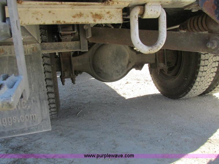 image for item L7126 2007 Freightliner Business Class M2 service truck