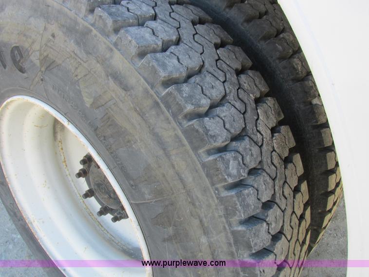 image for item L7126 2007 Freightliner Business Class M2 service truck