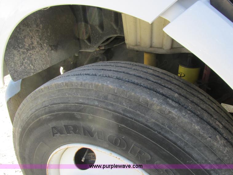 image for item L7126 2007 Freightliner Business Class M2 service truck