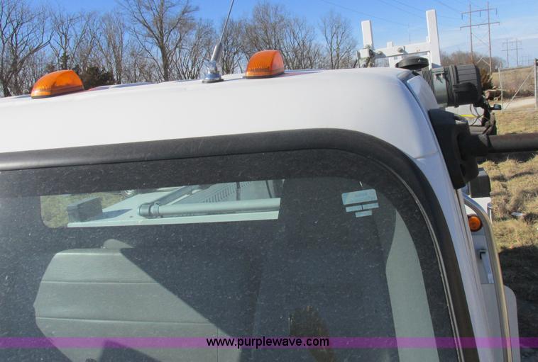 image for item L7126 2007 Freightliner Business Class M2 service truck