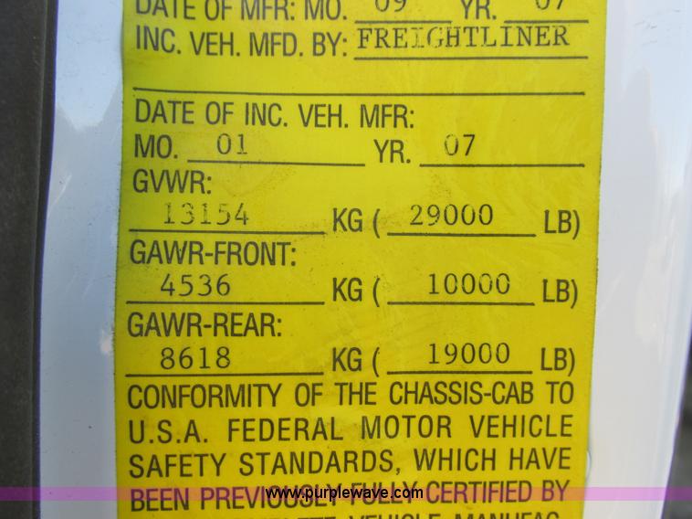 image for item L7126 2007 Freightliner Business Class M2 service truck