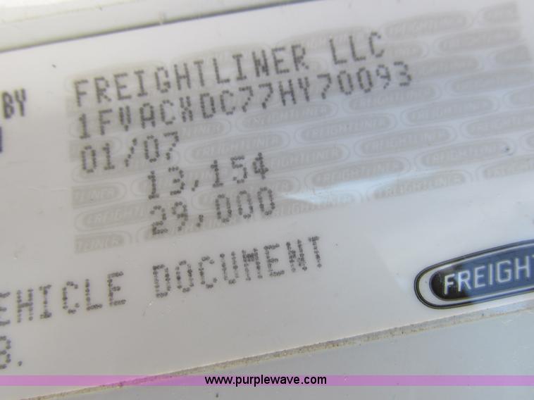 image for item L7126 2007 Freightliner Business Class M2 service truck