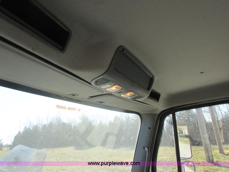 image for item L7126 2007 Freightliner Business Class M2 service truck