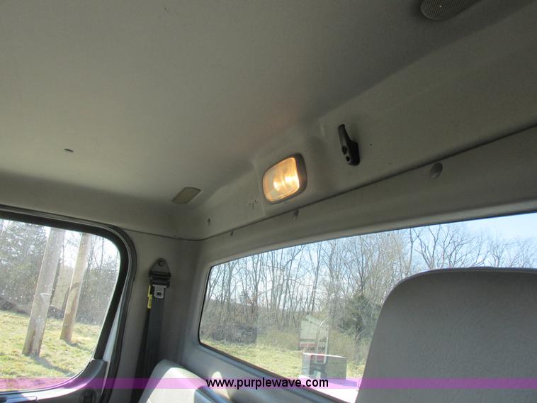 image for item L7126 2007 Freightliner Business Class M2 service truck