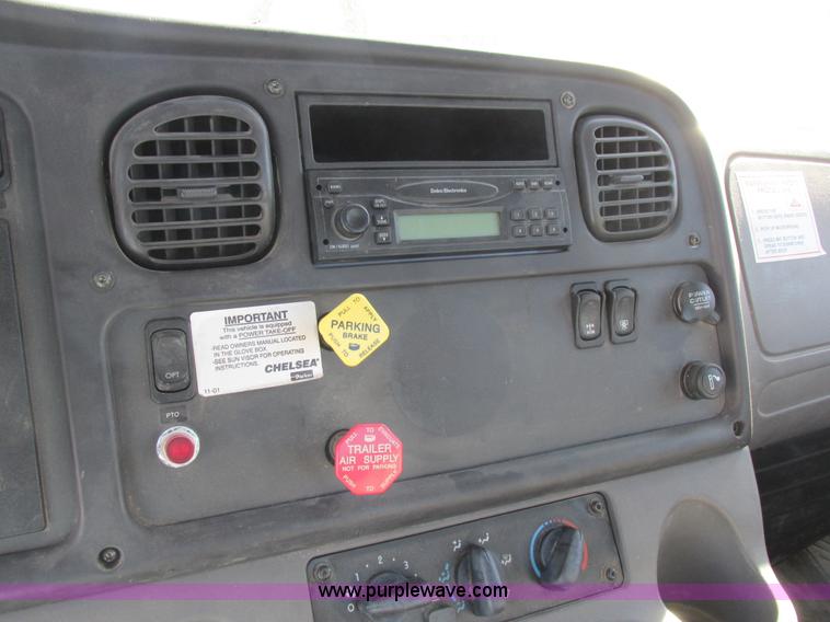 image for item L7126 2007 Freightliner Business Class M2 service truck