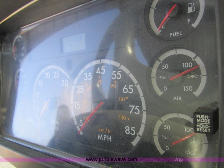 image for item L7126 2007 Freightliner Business Class M2 service truck