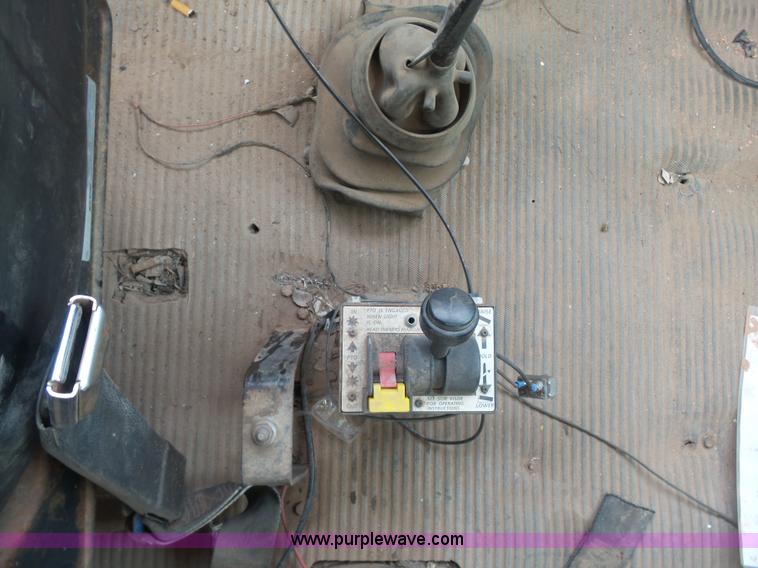 image for item L7263 1989 Ford LT9000 semi truck