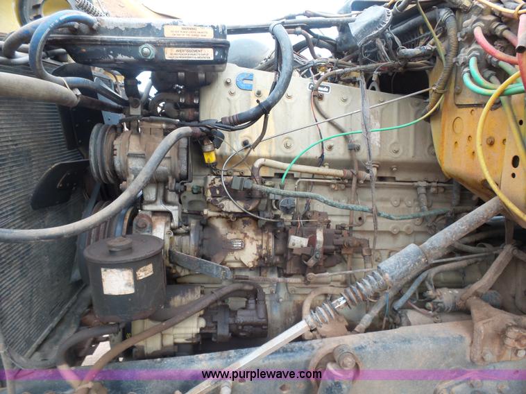 image for item L7263 1989 Ford LT9000 semi truck