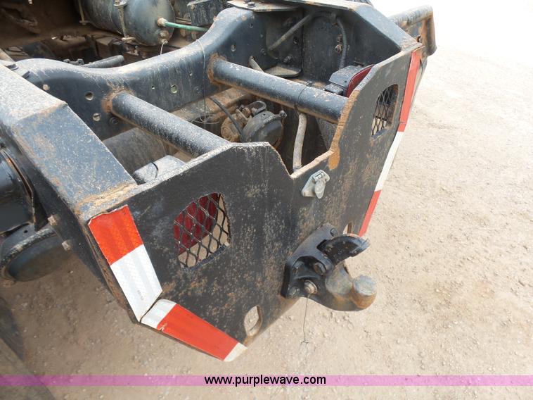 image for item L7263 1989 Ford LT9000 semi truck