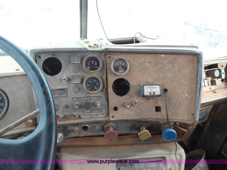 image for item L7264 1986 Mack R688ST manure spreader truck