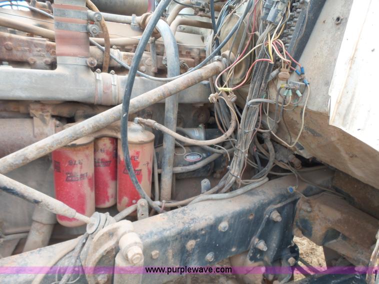 image for item L7264 1986 Mack R688ST manure spreader truck