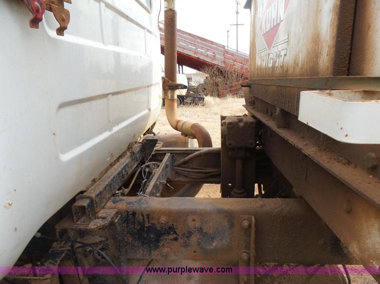 image for item L7264 1986 Mack R688ST manure spreader truck