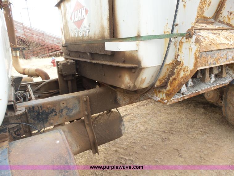 image for item L7264 1986 Mack R688ST manure spreader truck