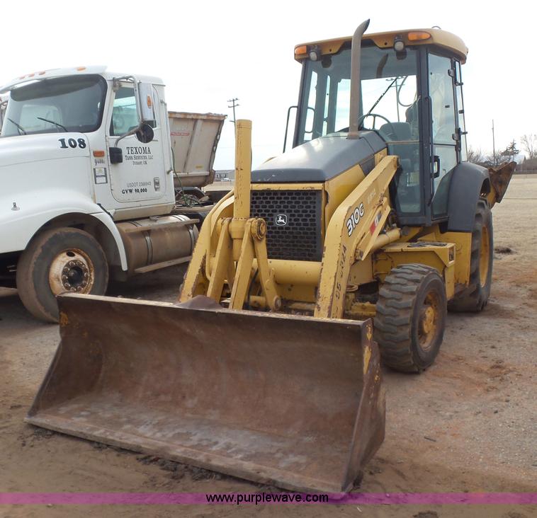 image for item L7266 2006 John Deere 644 backhoe