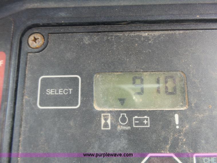 image for item L7266 2006 John Deere 644 backhoe