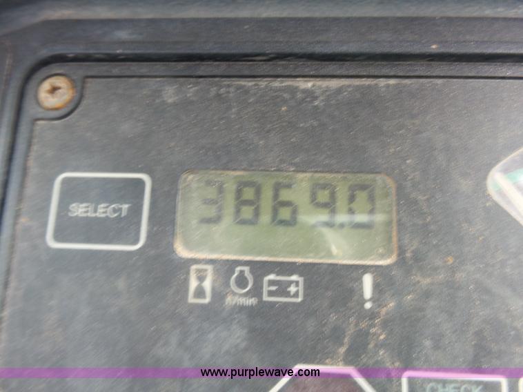 image for item L7266 2006 John Deere 644 backhoe