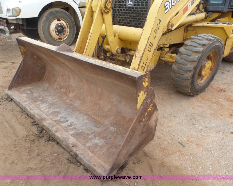 image for item L7266 2006 John Deere 644 backhoe