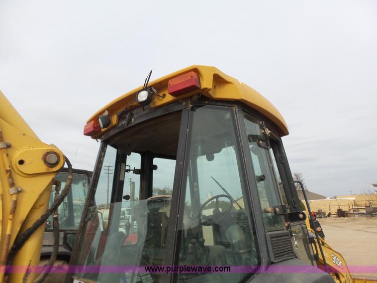 image for item L7266 2006 John Deere 644 backhoe