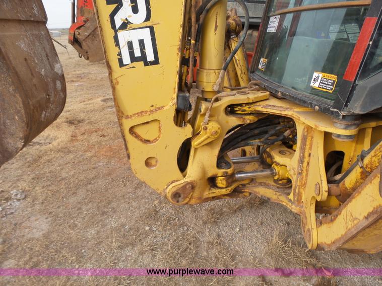 image for item L7266 2006 John Deere 644 backhoe