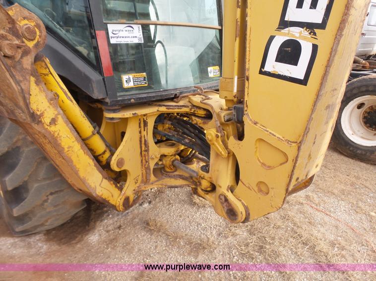 image for item L7266 2006 John Deere 644 backhoe